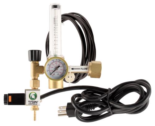 Titan Controls CO2 Regulator (10/Cs)